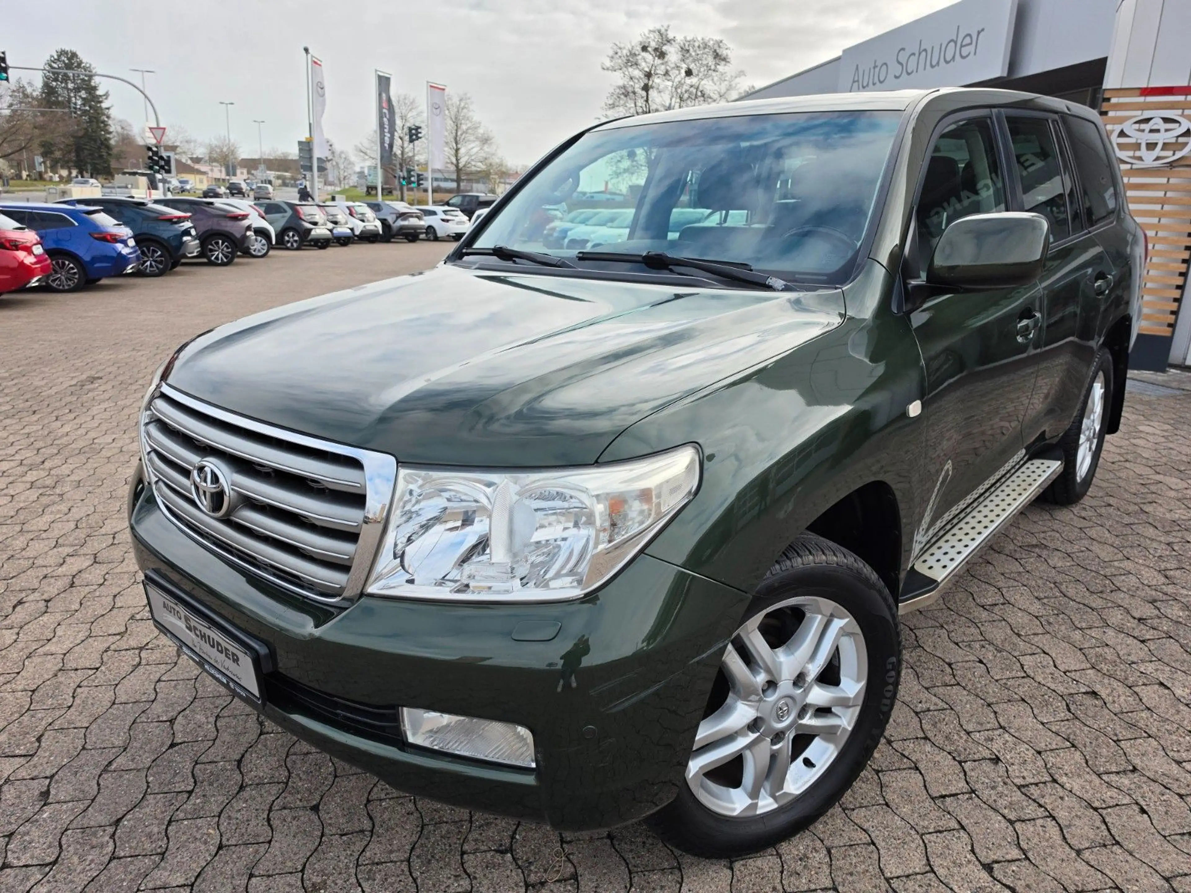 Toyota Land Cruiser 200 Executive  V8