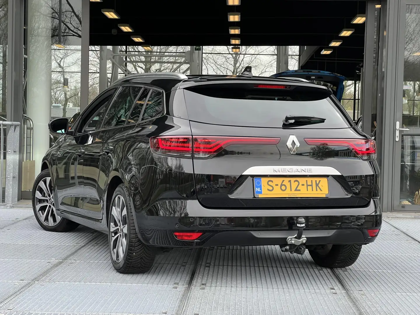 Renault Megane Estate 1.3 TCe 140 EDC Techno Trekhaak | All-Seaso Zwart - 2