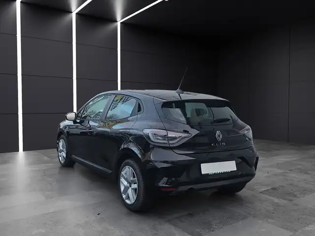 Renault Clio view 2