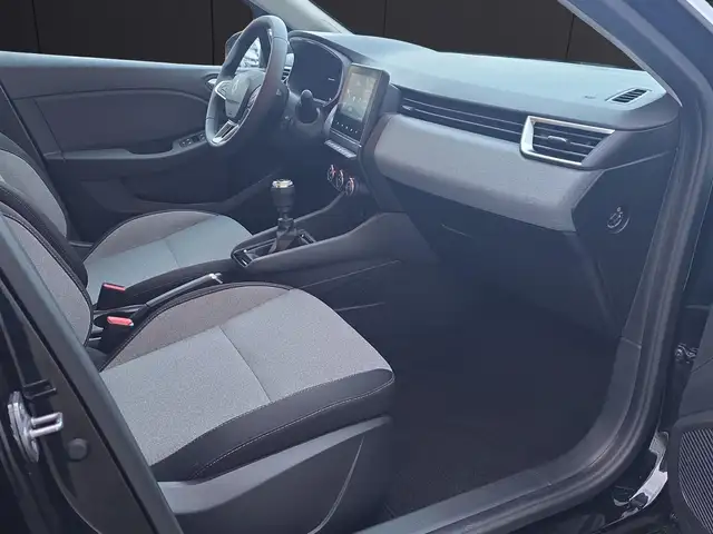 Renault Clio view 6
