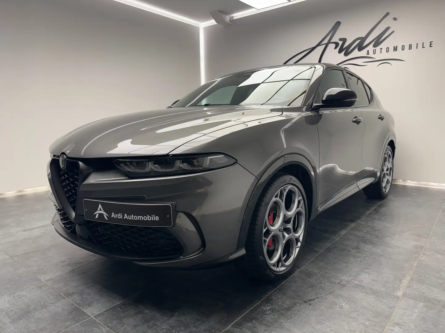 Alfa Romeo Tonale 1.5 MHEV *GARANTIE*1ER PROP*LED AMBIANCE*CARPLAY* Gris - 1