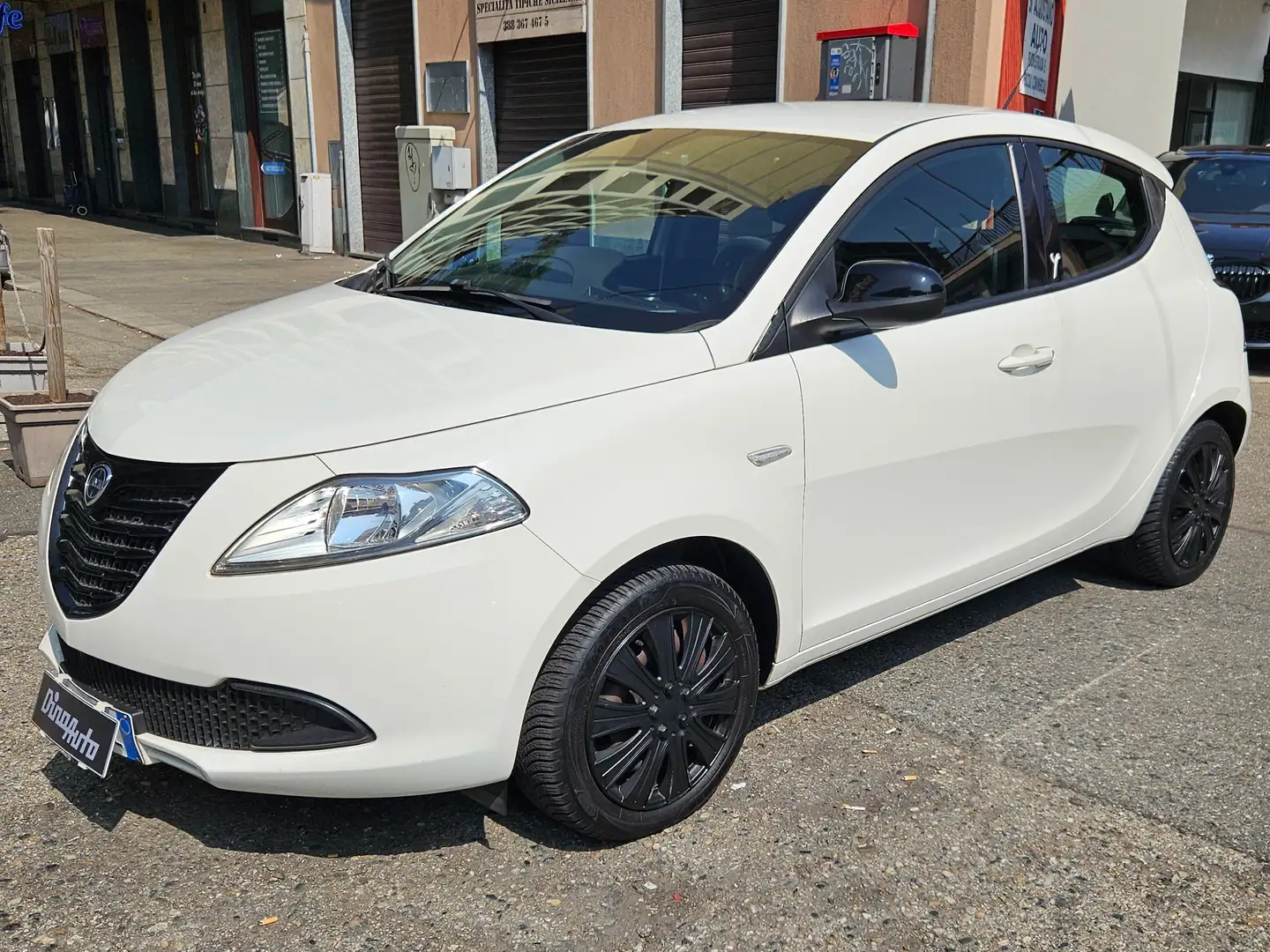 Lancia Ypsilon Ypsilon 1.2 8v Elefantino 69cv my14 Bianco - 1