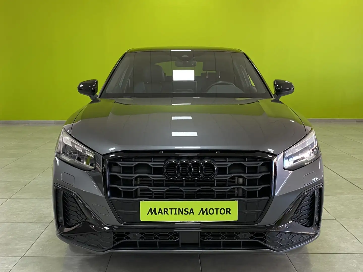 Audi Q2 35 TFSI Black line edition S tronic 110kW Gris - 2