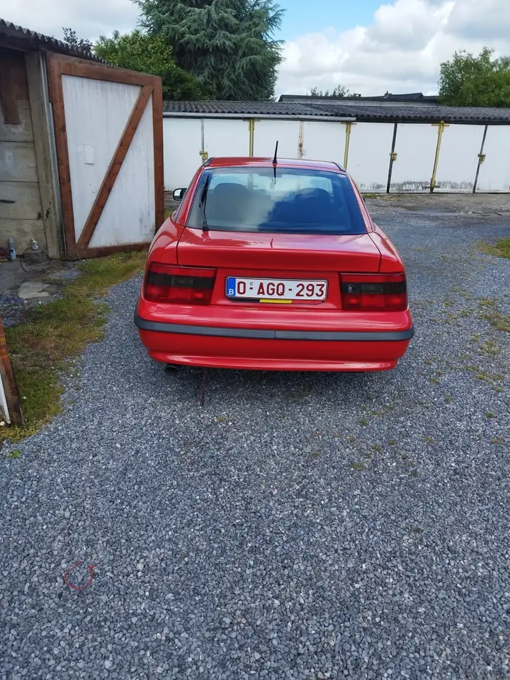 Opel Calibra 2.0i 8 soupapes automatique jantes en alliage, foto 3