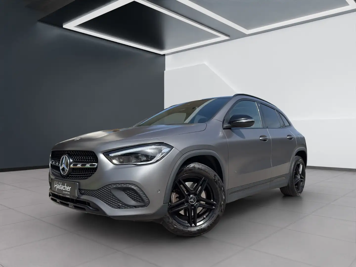Mercedes-Benz GLA 250 e Leder RKam Klima Shz Grau - 2