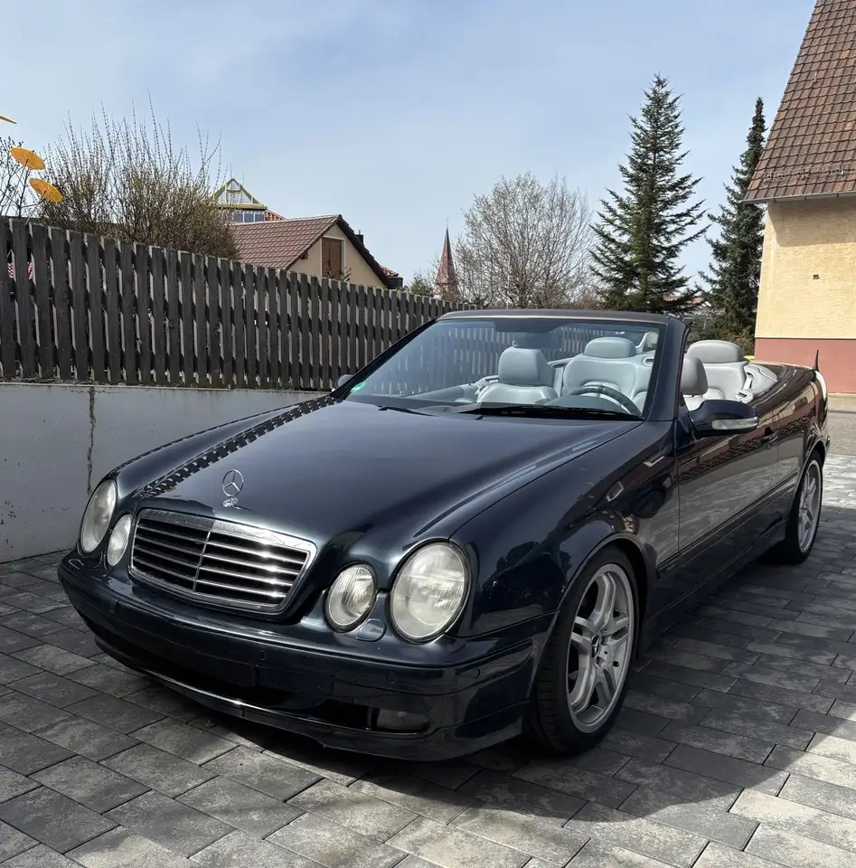 Mercedes-Benz CLK 320