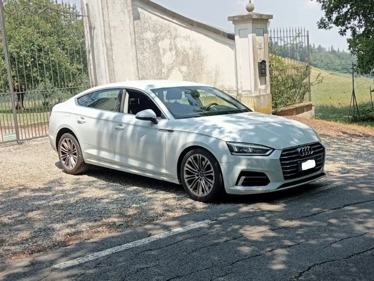 Audi A5 A5 Sportback 40 gtron stronic Business Sport 170cv Bianco - 2