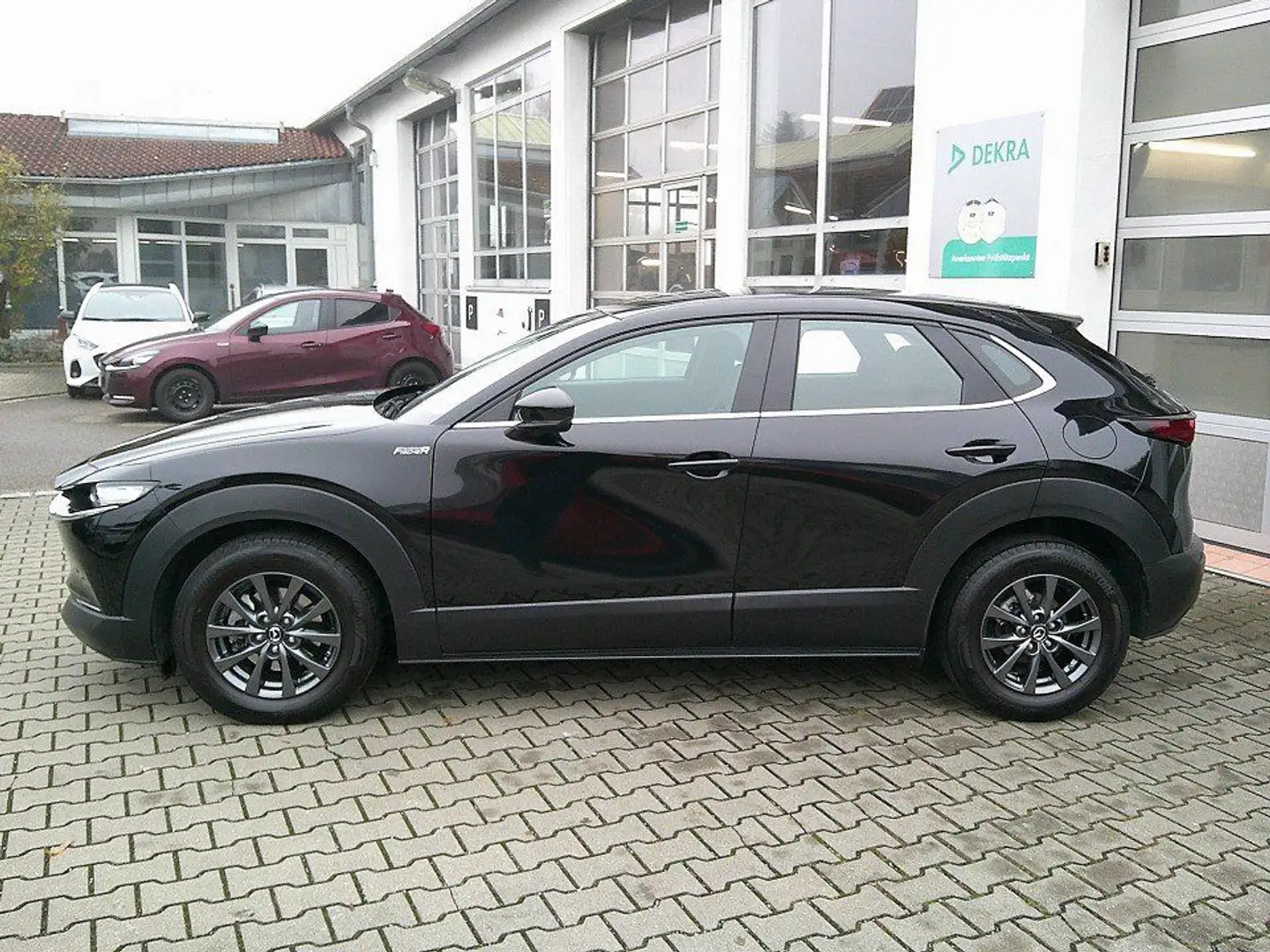 Mazda CX-30 SKYACTIV 122 AHK/NAVI/HUD/KLIMA Schwarz - 2