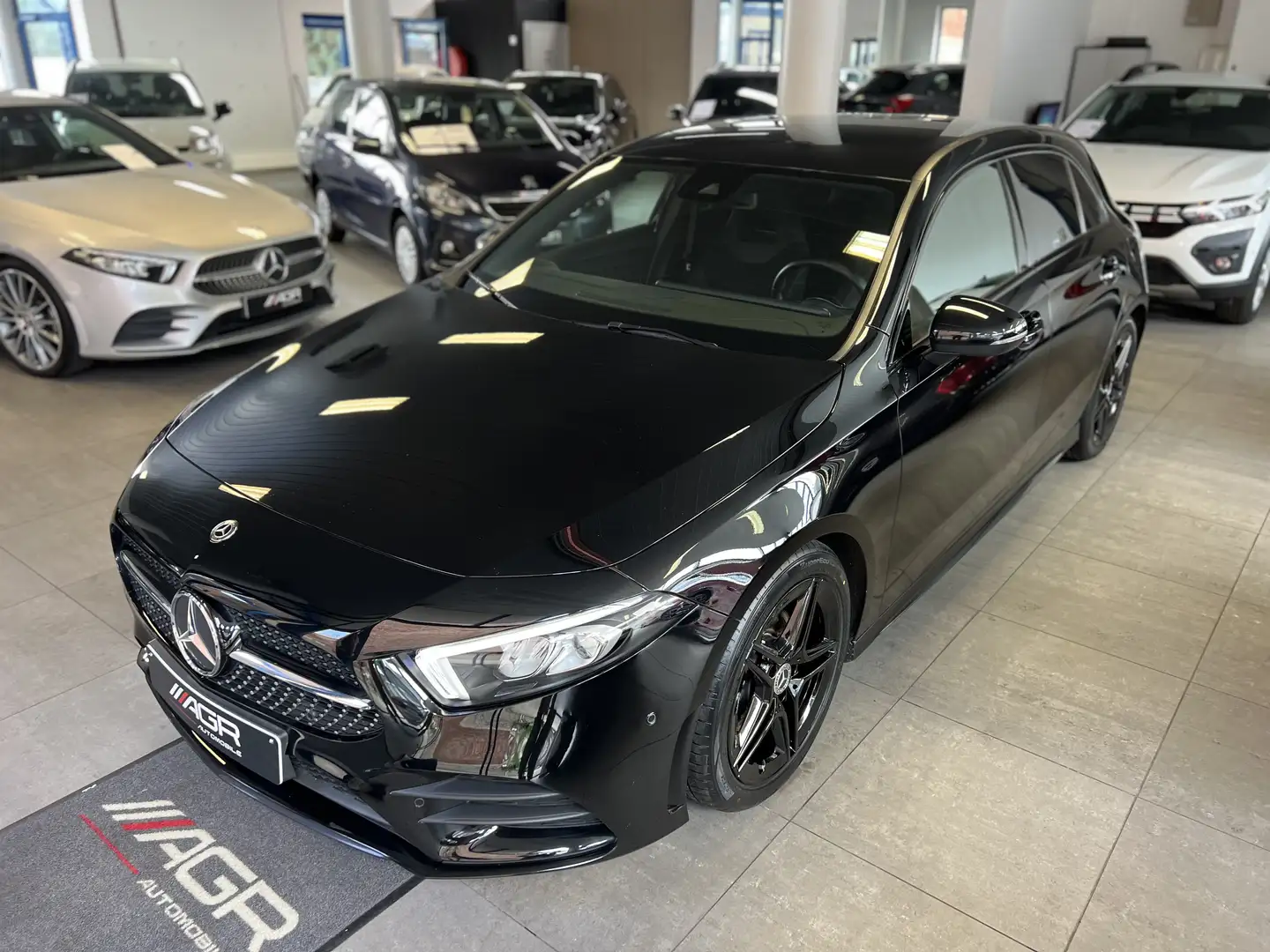 Mercedes-Benz A 180 FULL BLACK ETAT NEW ✅ Noir - 1