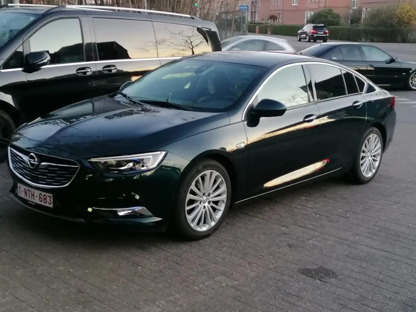 Opel Insignia Grand Sport 1.5 Direct InjectionT Aut Business I Groen - 1