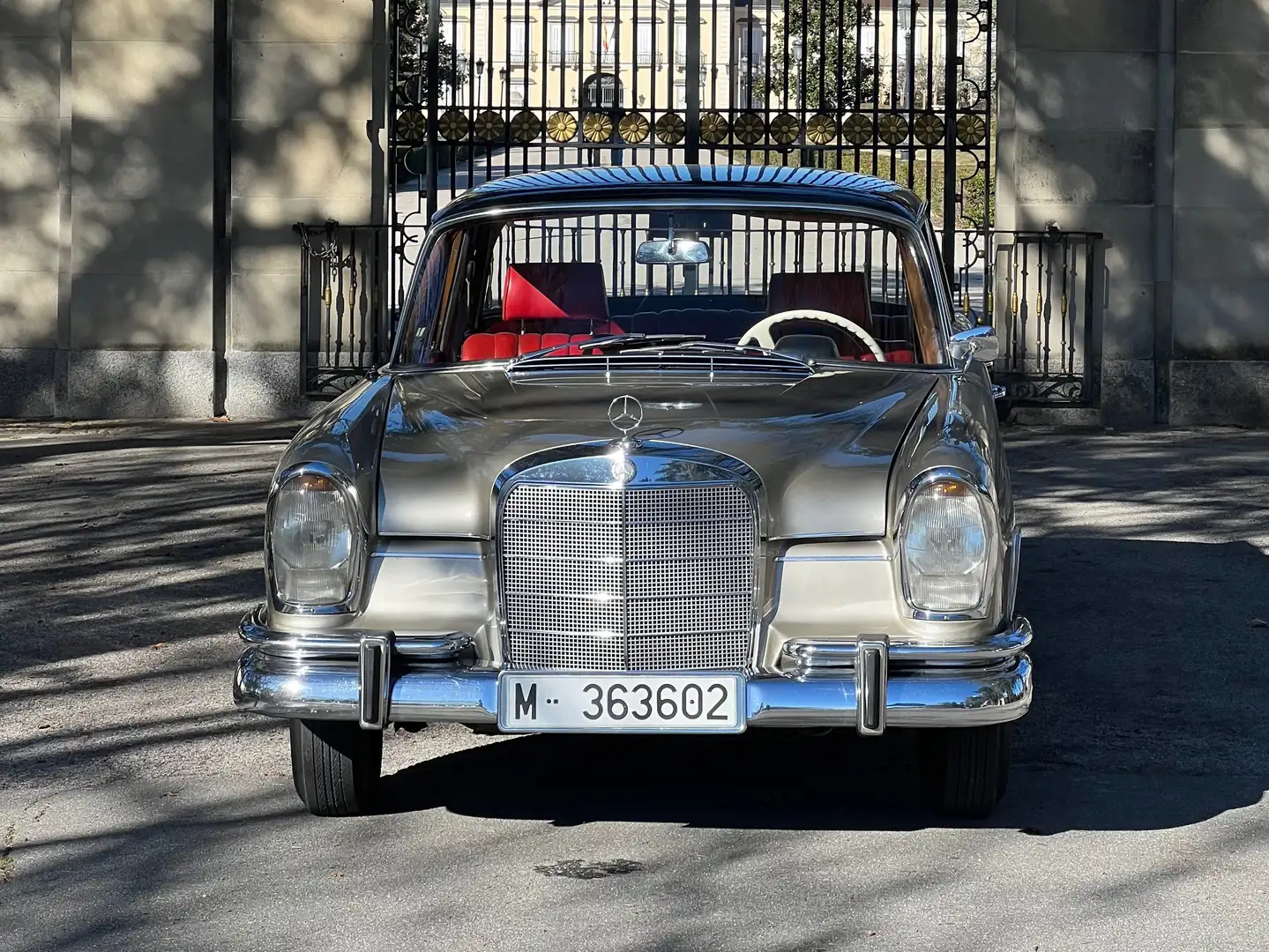 Mercedes-Benz 220 W 111 220S Or - 2