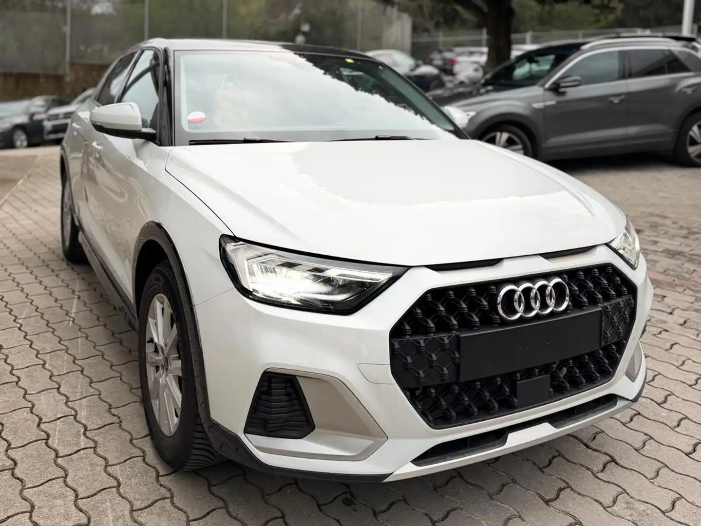 Audi A1 A1 allstreet 30 1.0 tfsi Business 116cv s tronic Weiß - 1