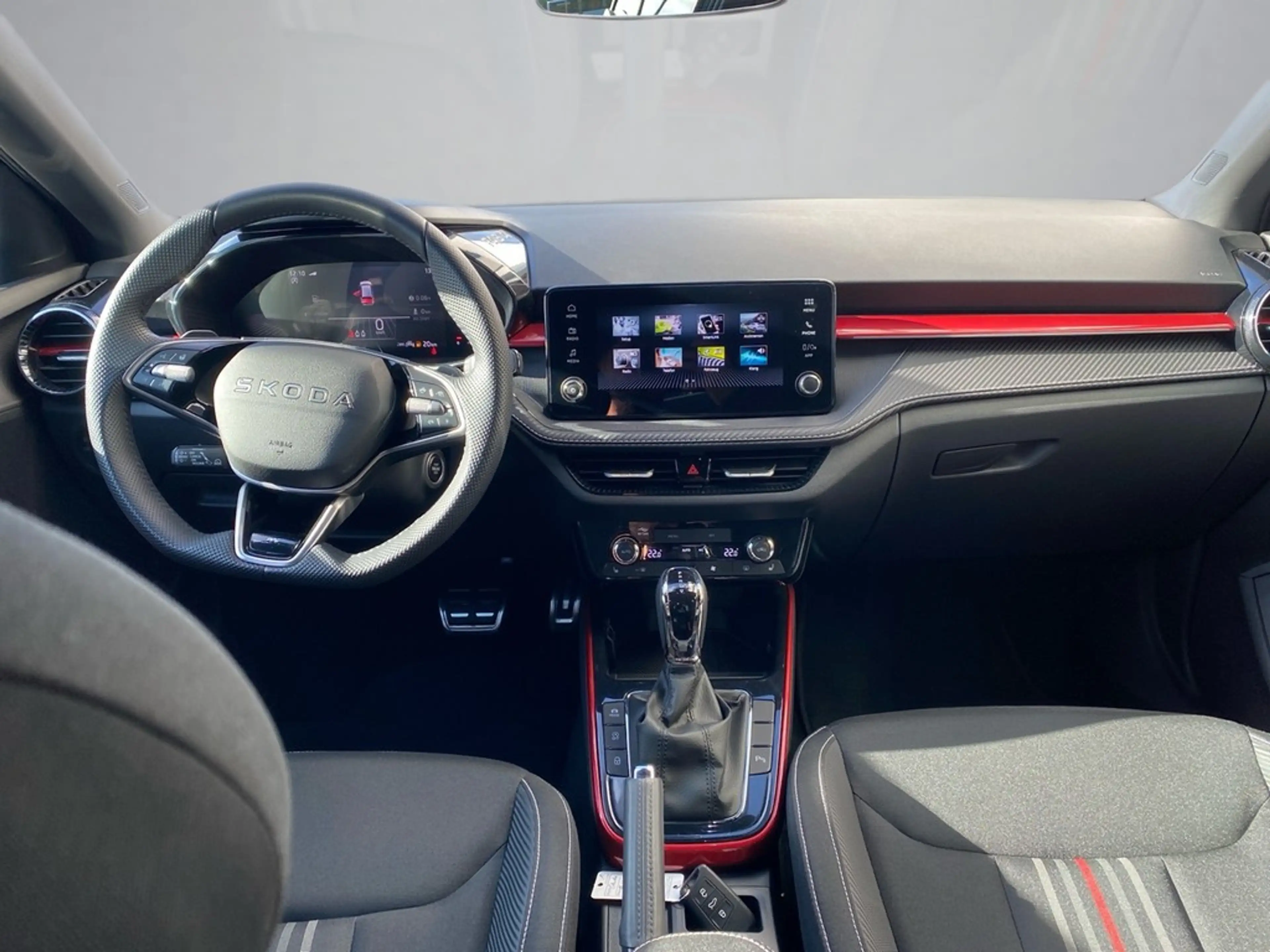 Skoda Fabia 1,0 TSI DSG Monte Carlo — photo 8