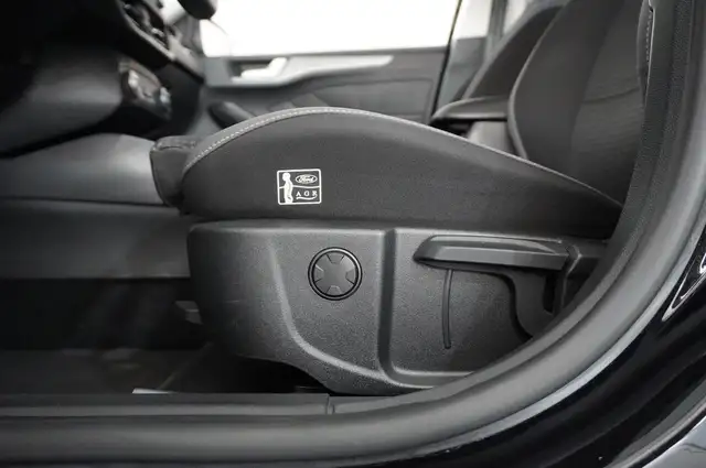 Ford Focus view 14