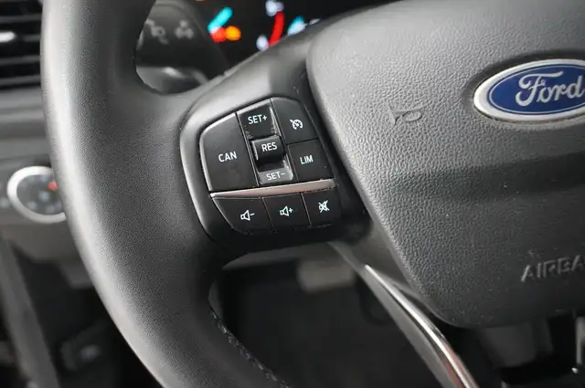 Ford Focus view 20