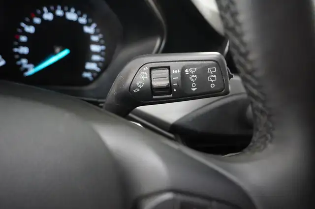 Ford Focus view 21
