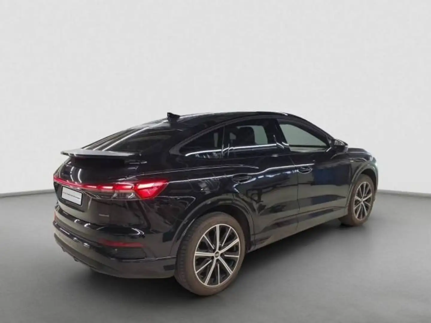Audi Q4 e-tron 45 e-tron quattro 210 kW Schwarz - 2