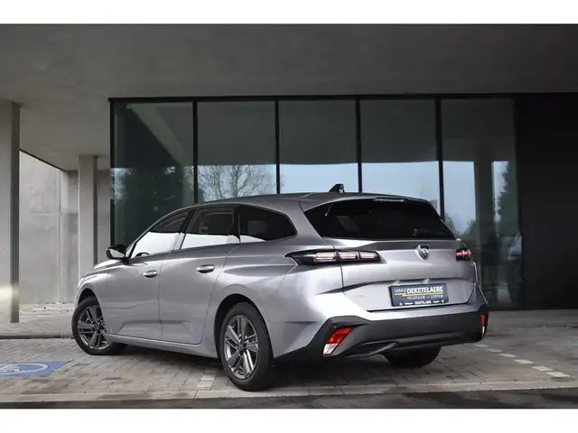 Peugeot 308 view 6