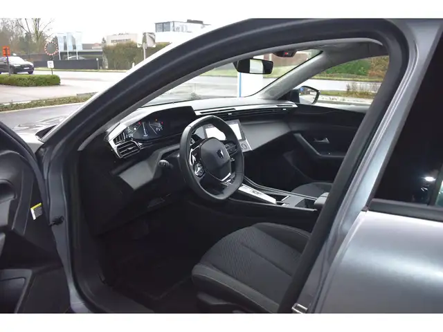 Peugeot 308 view 8