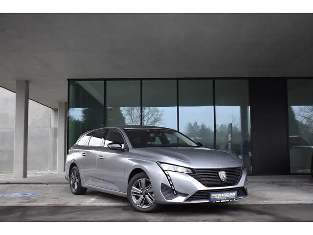 Peugeot 308 view 5