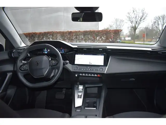 Peugeot 308 view 7