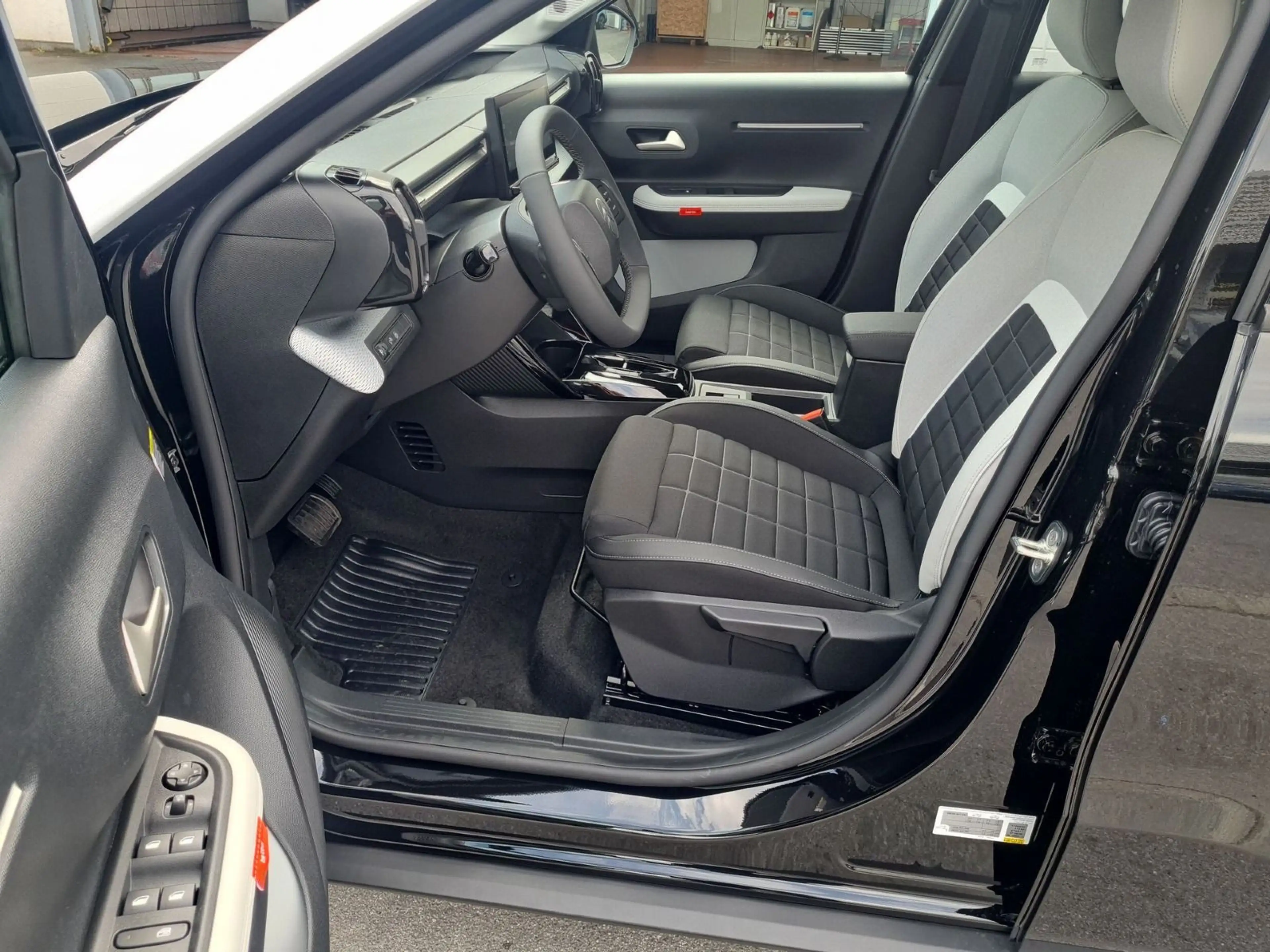 Citroen C3 1.2 Mild-Hybrid 110 MAX — photo 11
