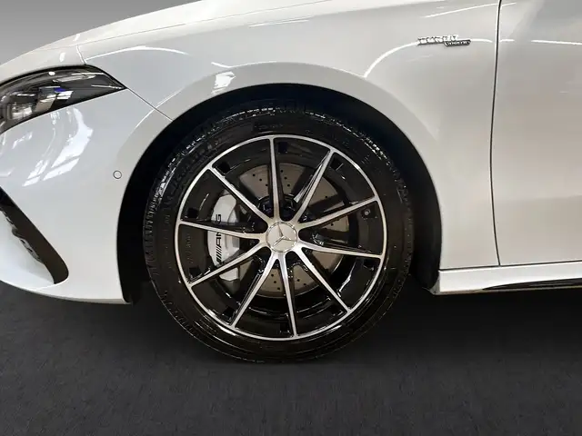 Mercedes-Benz A view 4