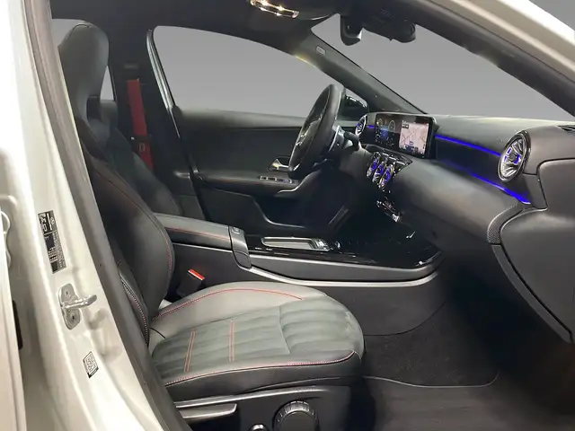 Mercedes-Benz A view 12