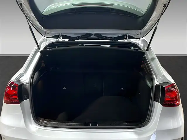 Mercedes-Benz A view 8