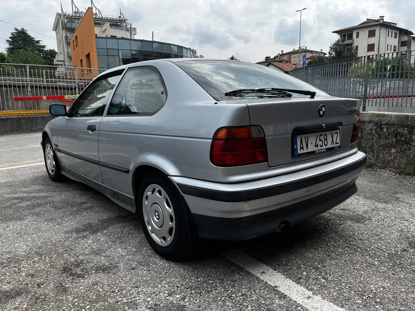 BMW 318 318is Coupe c/clima auto - 2