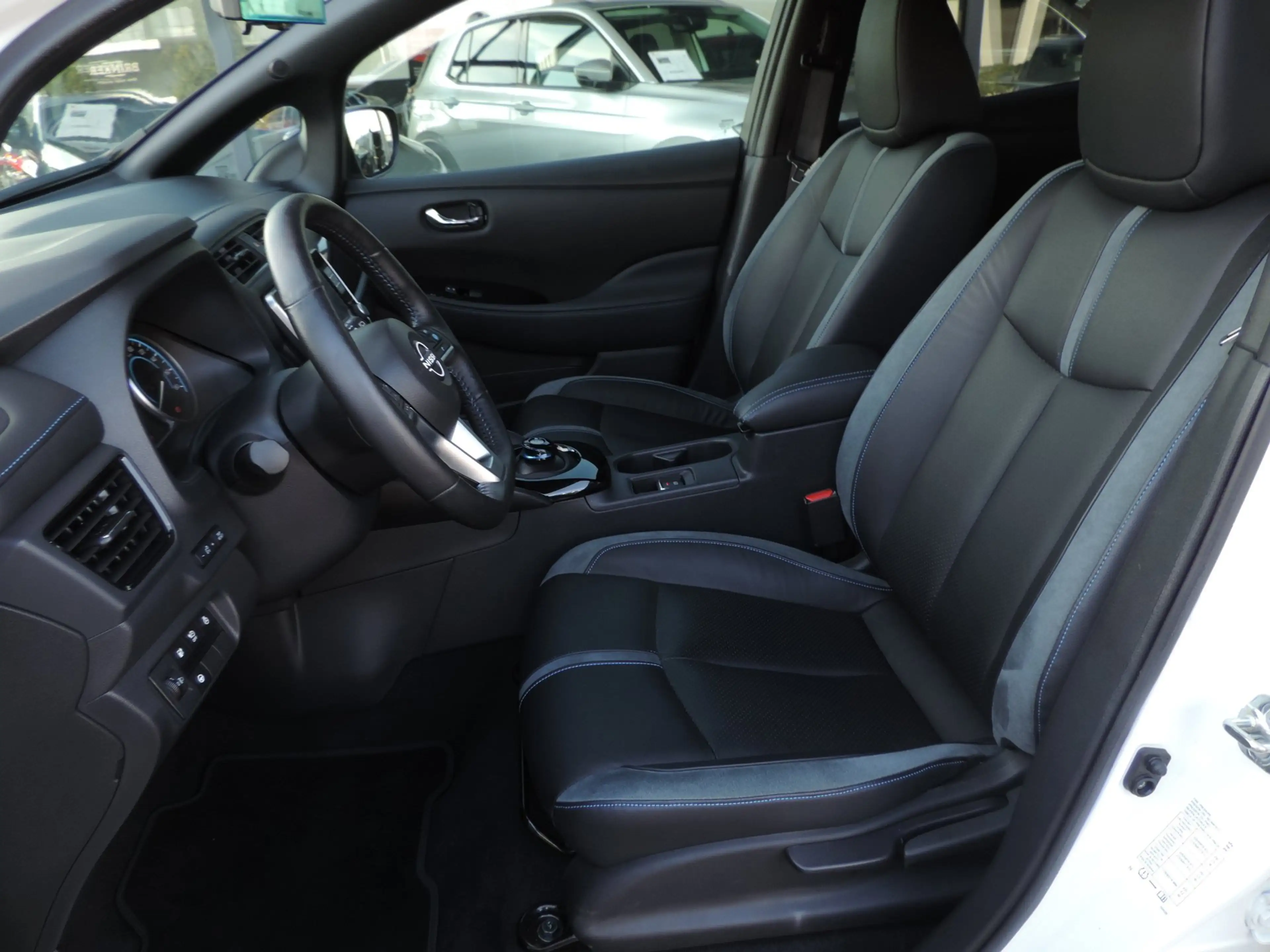 Nissan Leaf Tekna Bi-Tone 39 kWh 13.000km | SOH 100% | 1e Eig — photo 10