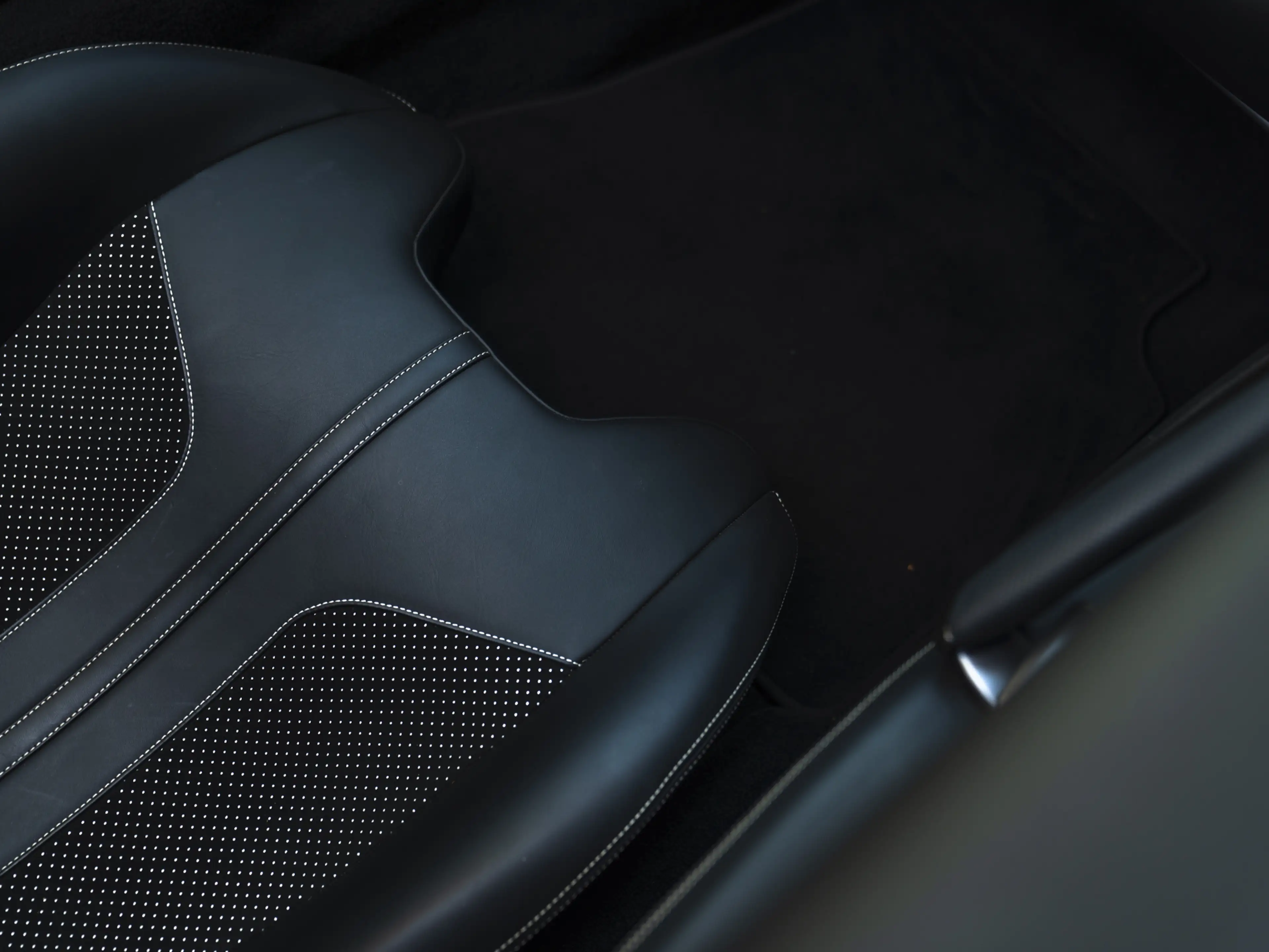 Ferrari 812 GTS 6.5 V12 HELE | Alluminium Lucido | Racing Seat — photo 43