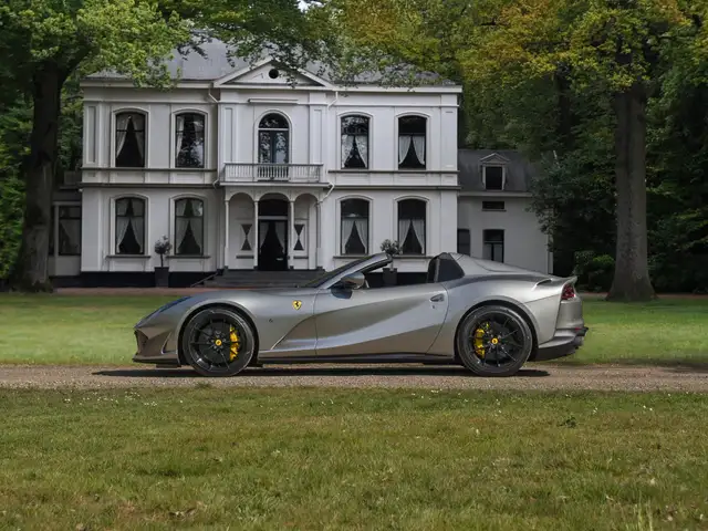 Ferrari 812