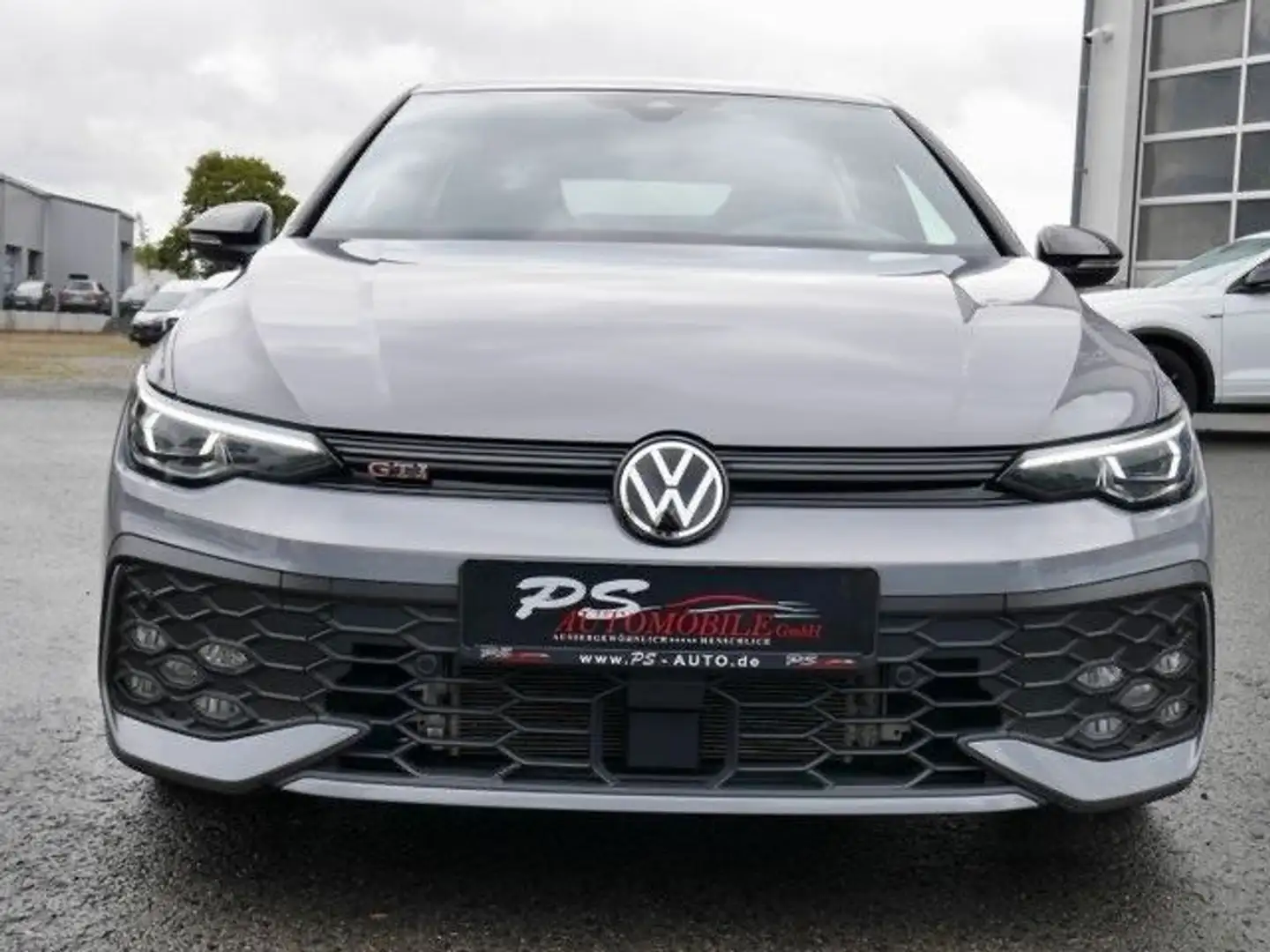 Volkswagen Golf VIII 2.0 TSI DSG "GTI"+DCC+PANO+BLACK+HUD Grau - 2