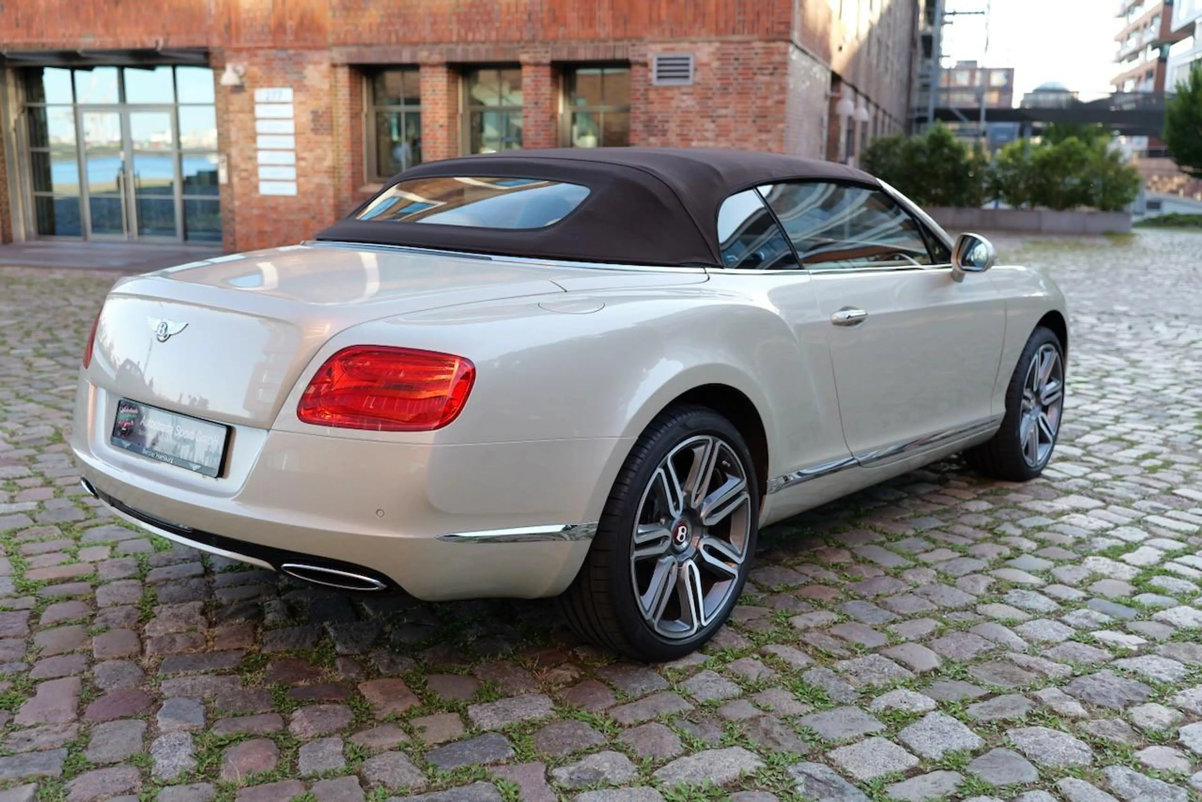 Bentley Continental GTC Continental GTC — photo 14