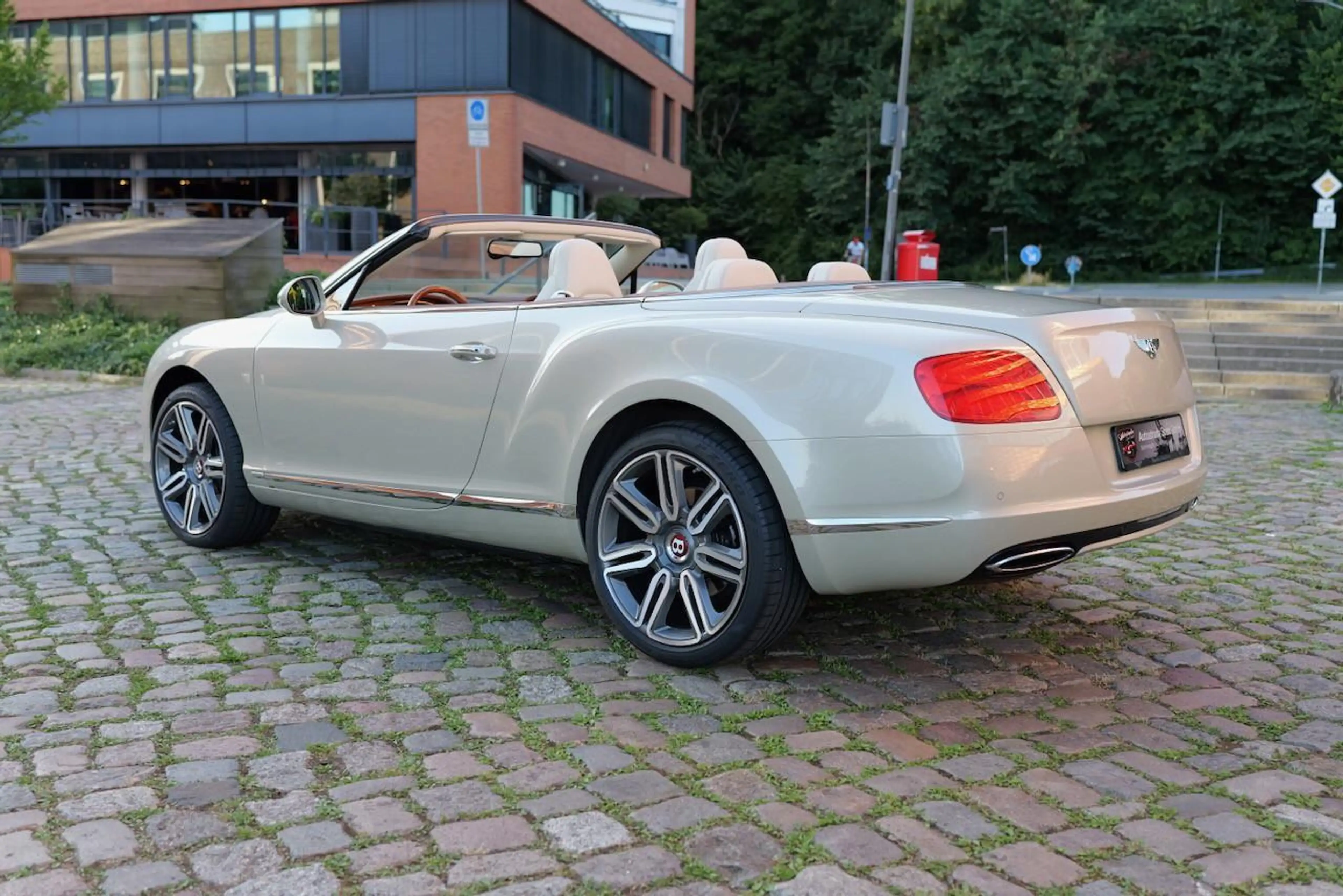 Bentley Continental GTC Continental GTC — photo 6