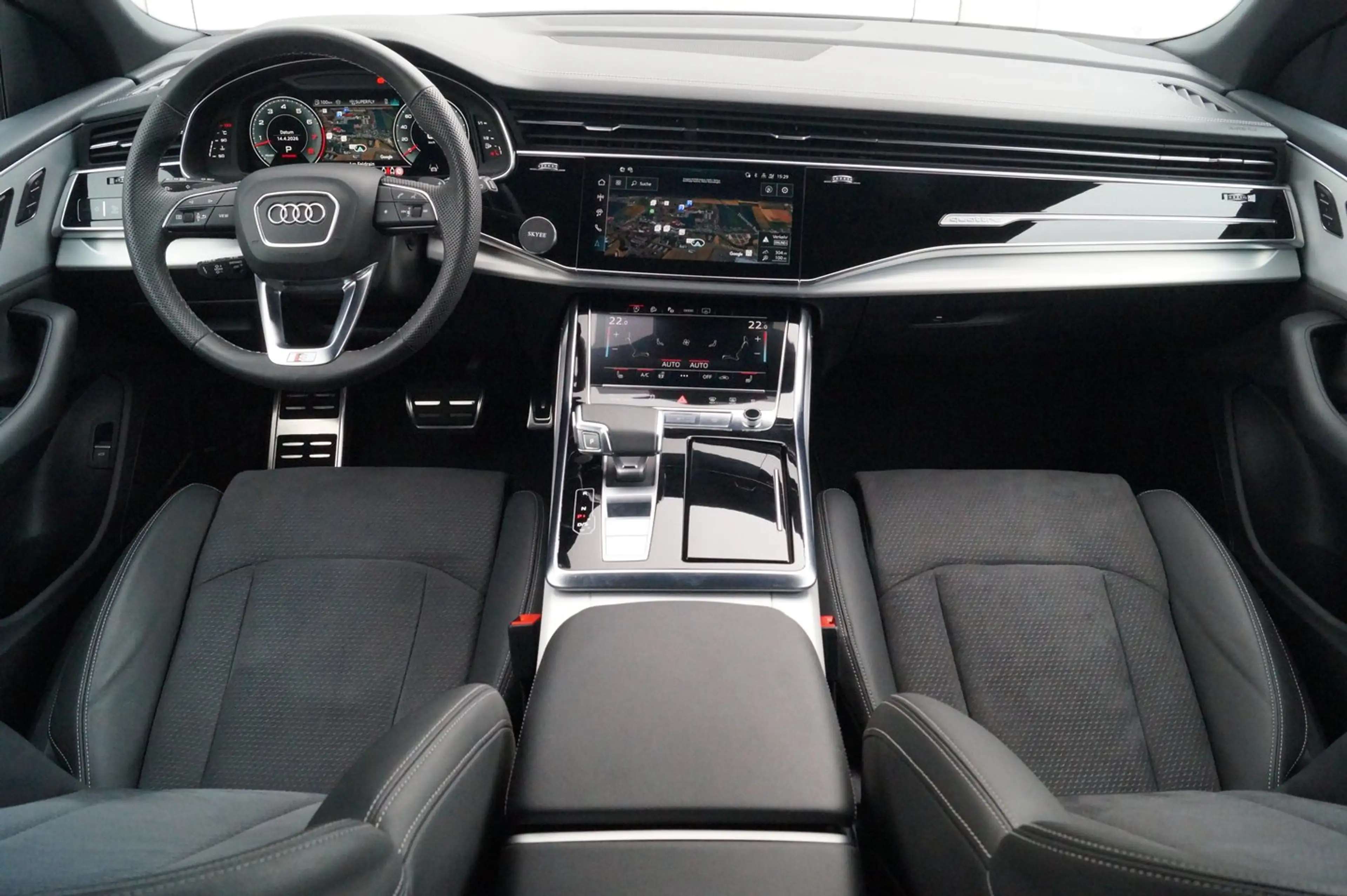 Audi Q8 55 TFSI quattro — photo 15