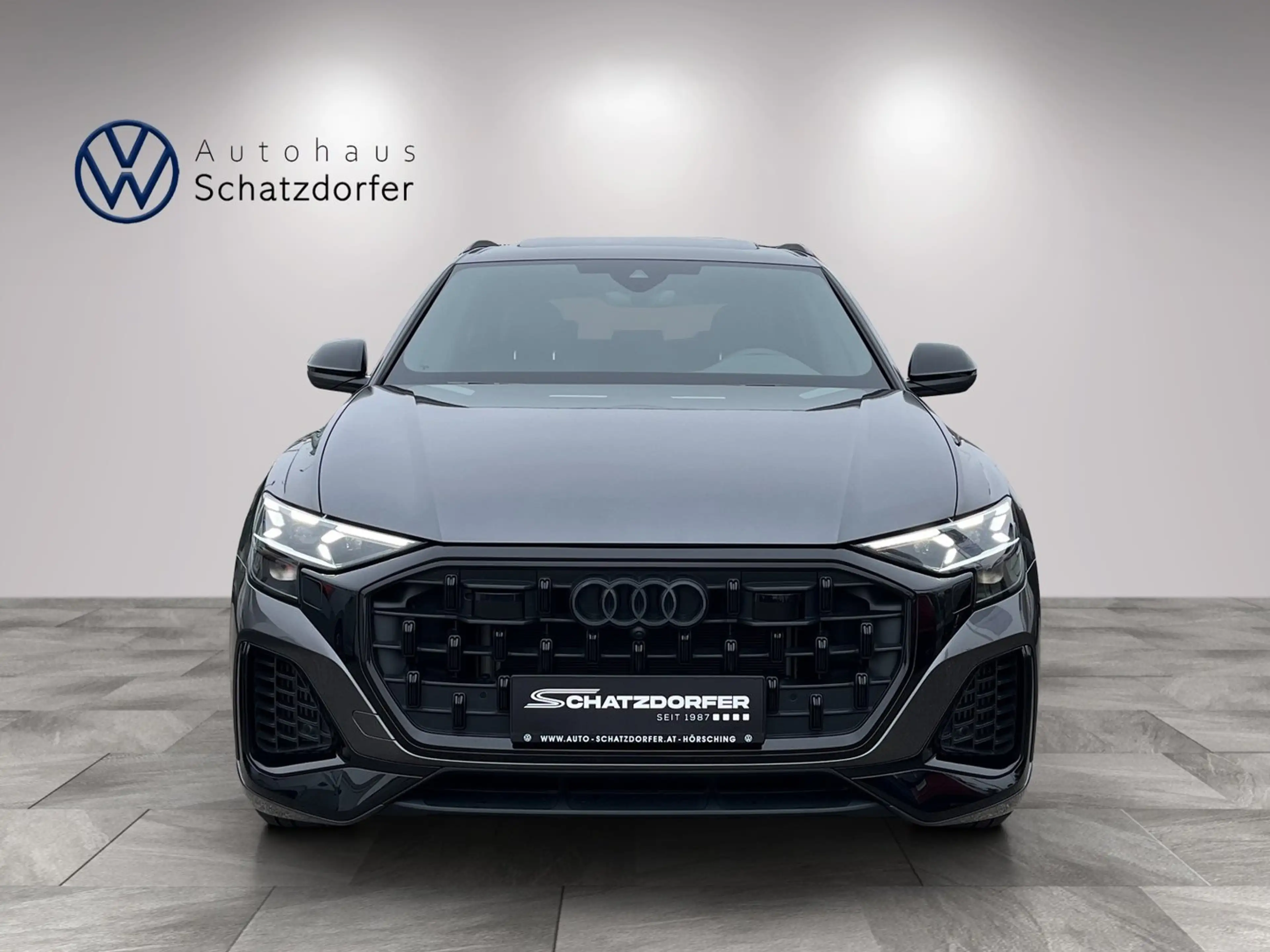 Audi Q8 55 TFSI quattro — photo 2