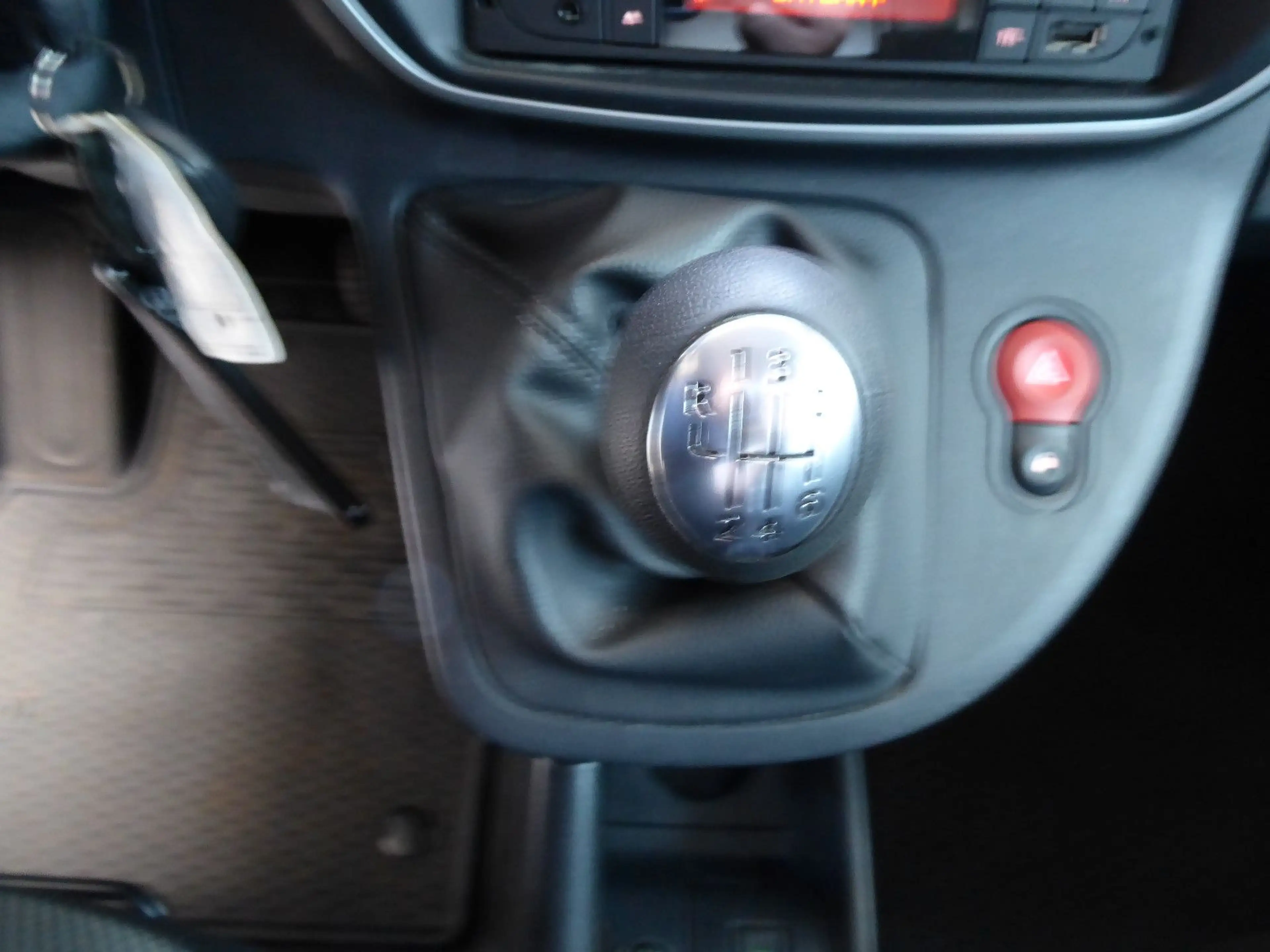 Nissan NV250 Kastenwagen L1H1 2,0t Comfort klima Sitzh — photo 13