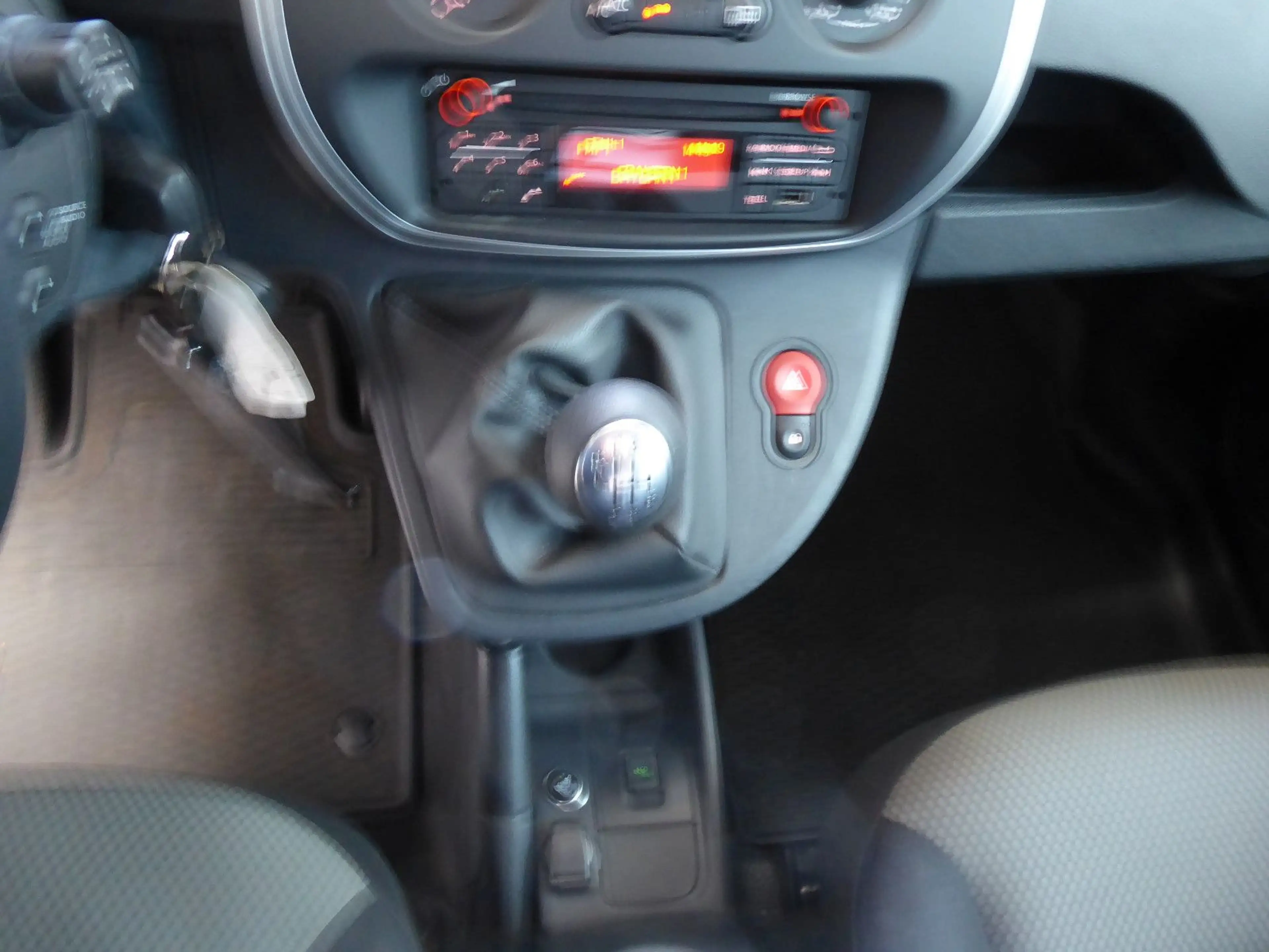 Nissan NV250 Kastenwagen L1H1 2,0t Comfort klima Sitzh — photo 15
