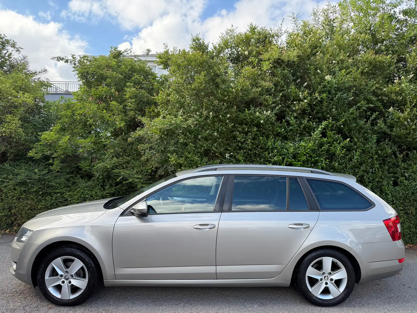 Skoda Octavia Octavia SW 1.6 TDi+NAVI+AIRCO+SIEG CHAUFF+JANTES - 2