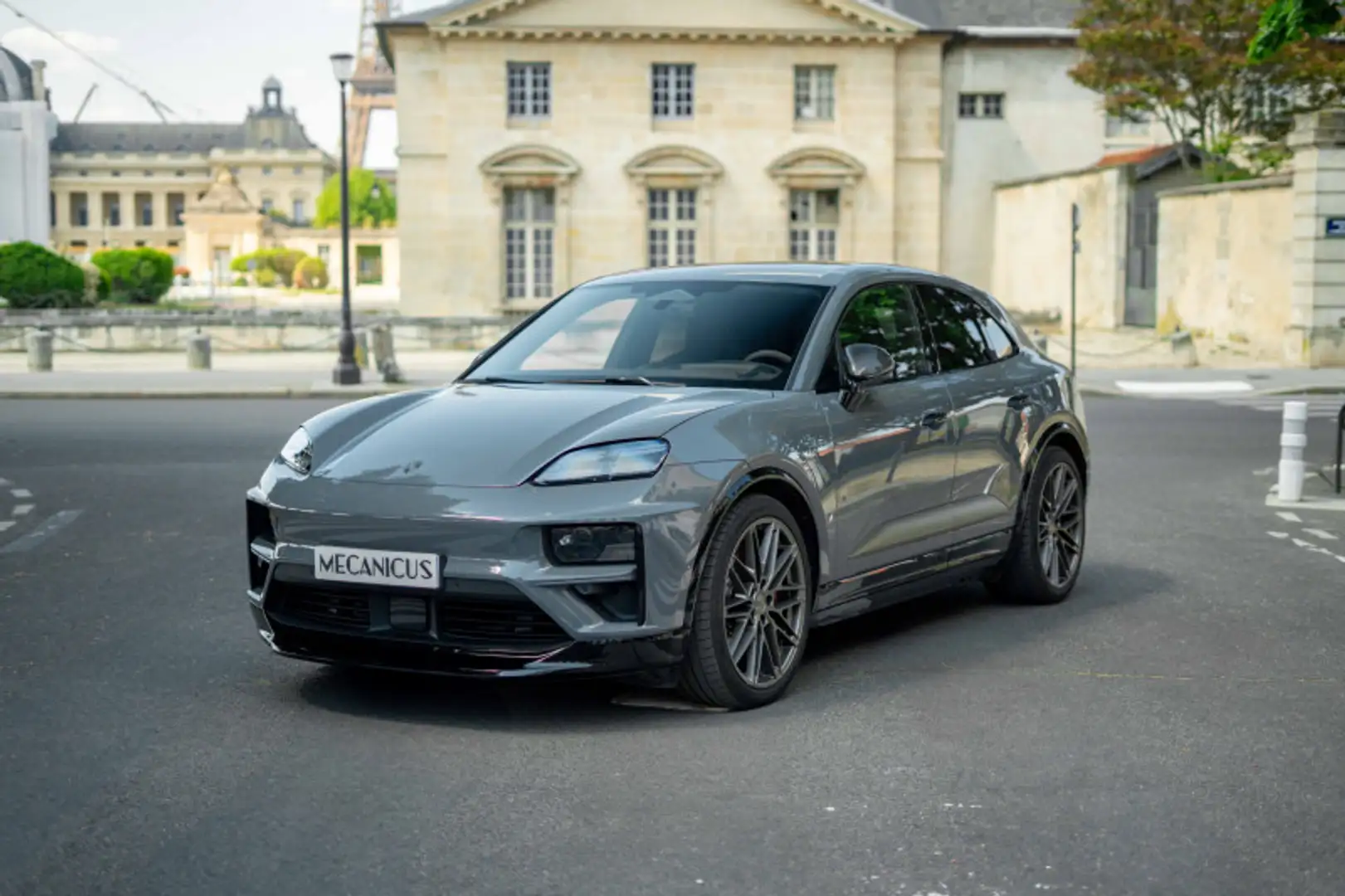 Porsche Macan Turbo *Deuxième main/Faible kilométrage* Grigio - 1