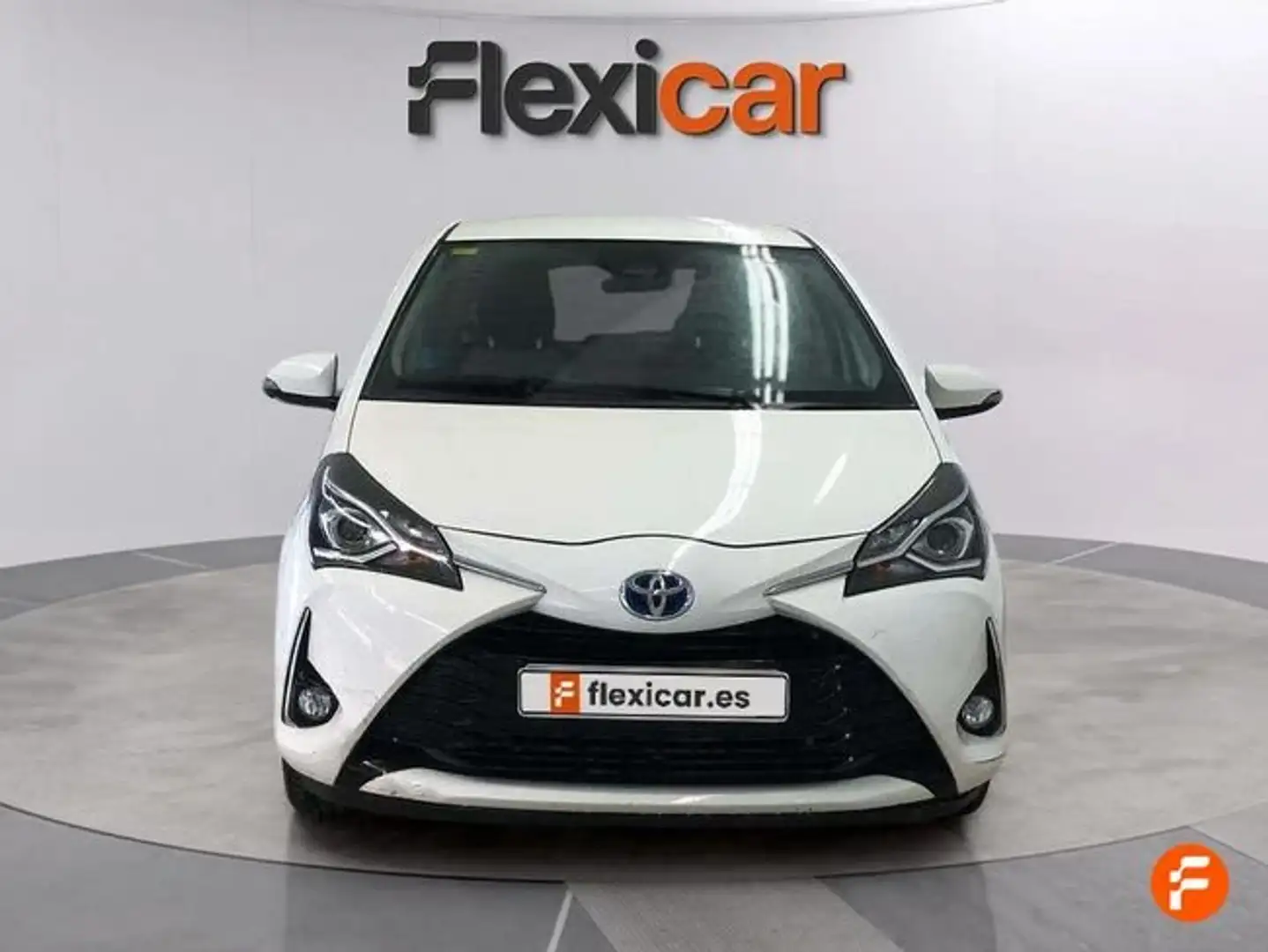 Toyota Yaris 100H 1.5 Active Blanc - 2