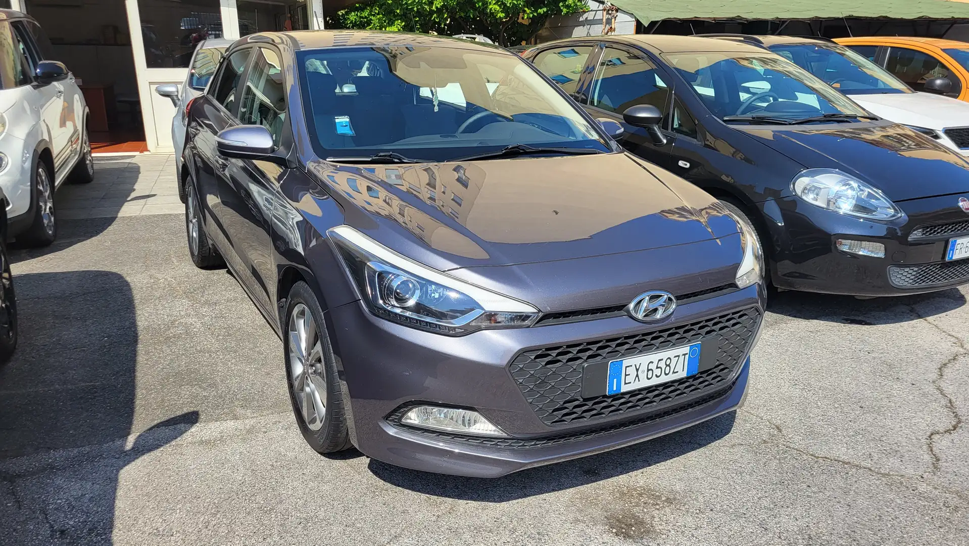 Hyundai i20 i20 II 2015 5p 1.2 Comfort 84cv Grigio - 1