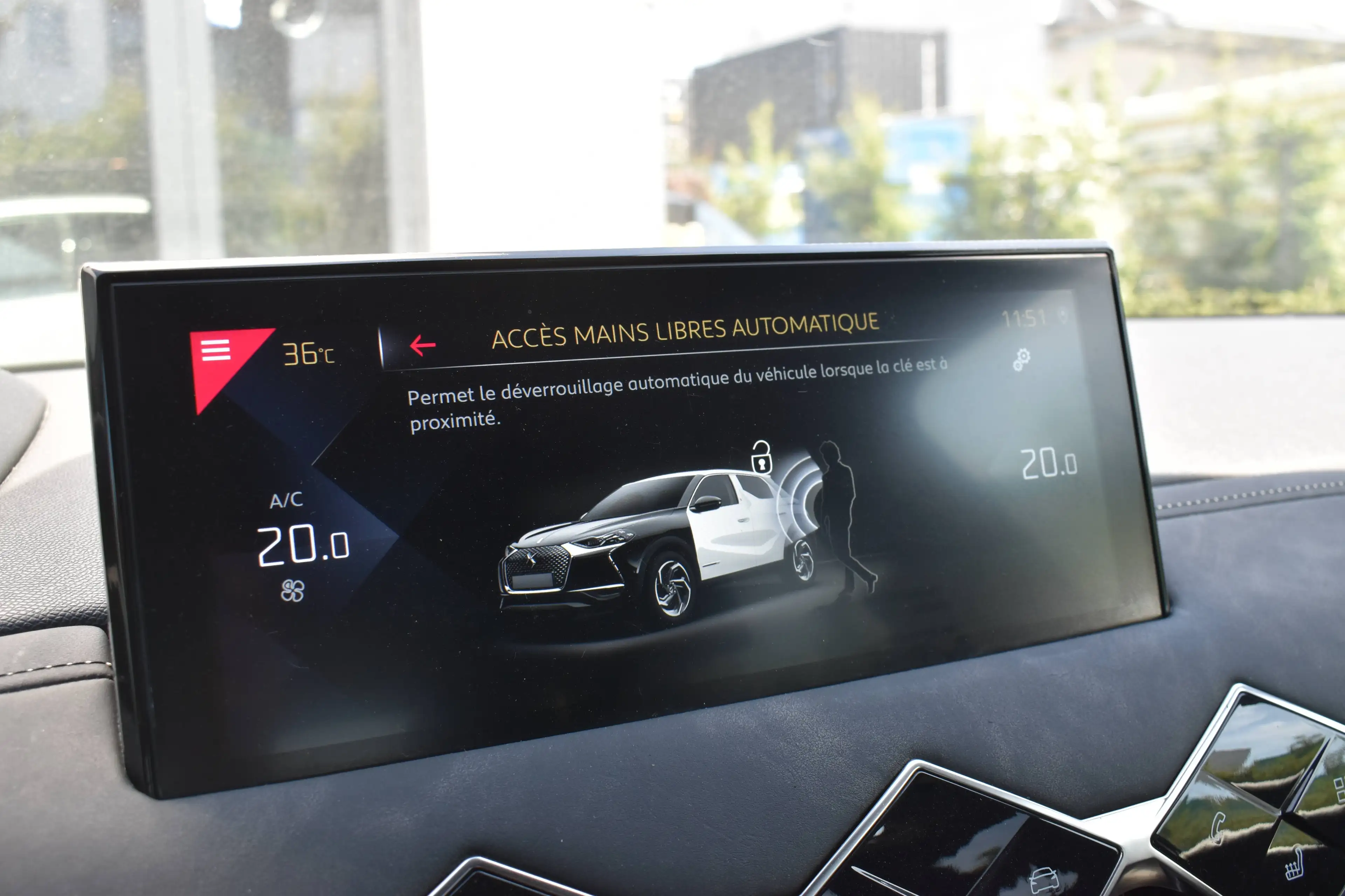 DS Automobiles DS 3 Crossback 1.2 eAt-8 Grand Chic * 5.000KM New Car * Massage/Leather — photo 15