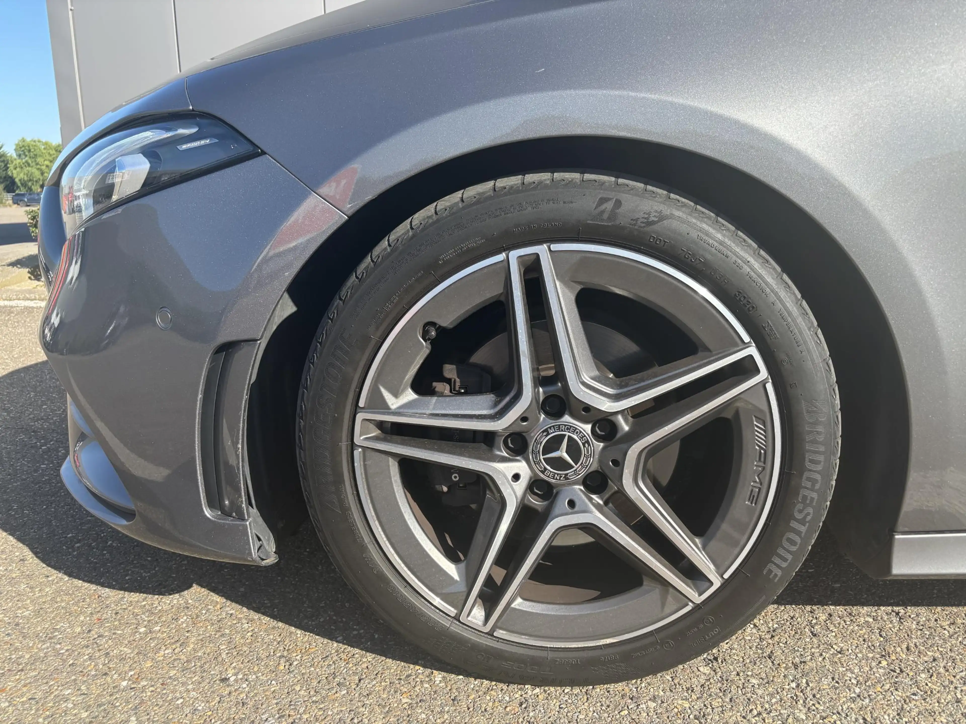 Mercedes-Benz A 180 AMG Line — photo 11