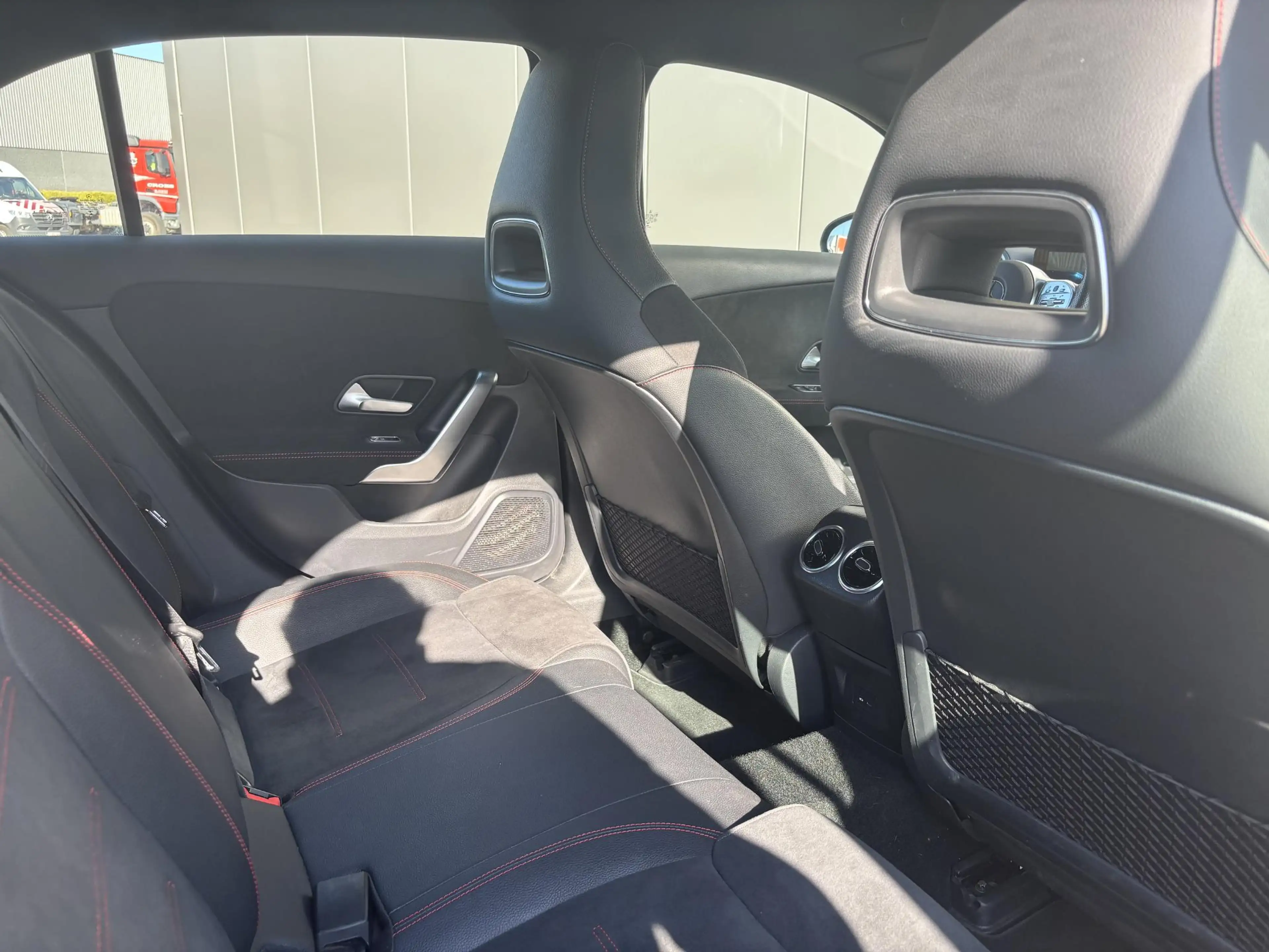 Mercedes-Benz A 180 AMG Line — photo 12