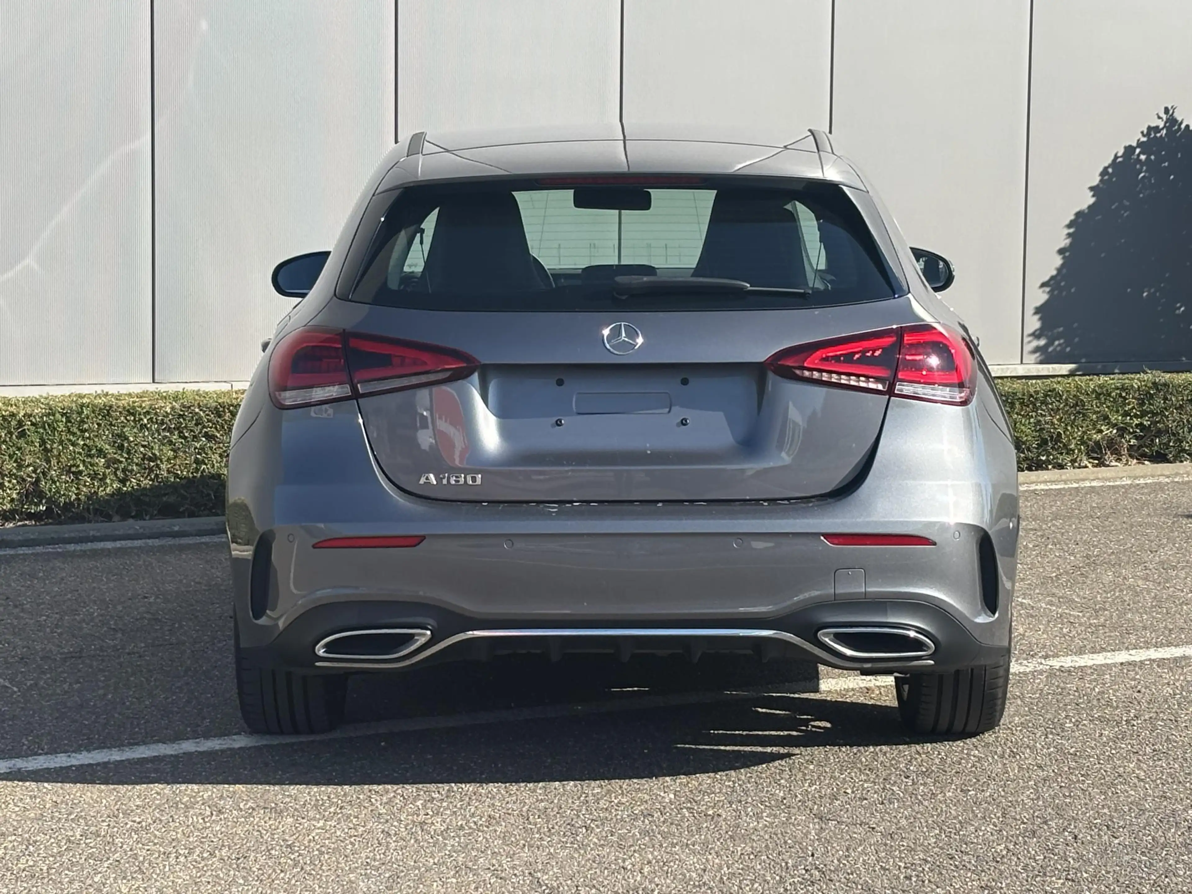 Mercedes-Benz A 180 AMG Line — photo 8