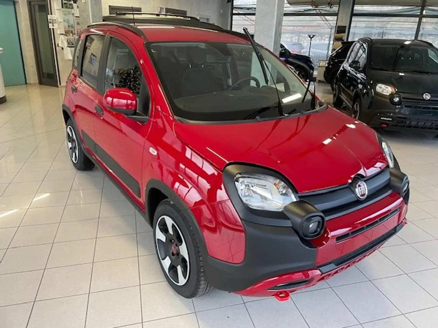 Fiat Panda PANDA 1.0  HYBRID CROSS 5/POSTI+PDC Rood - 1