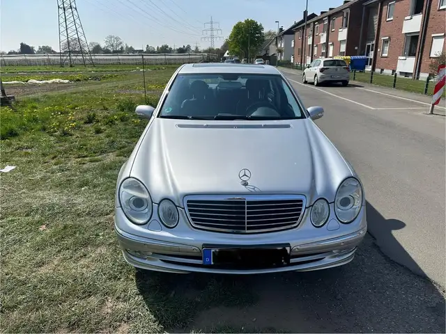 Mercedes-Benz E 500 4Matic Automatik Avantgarde 77954 km